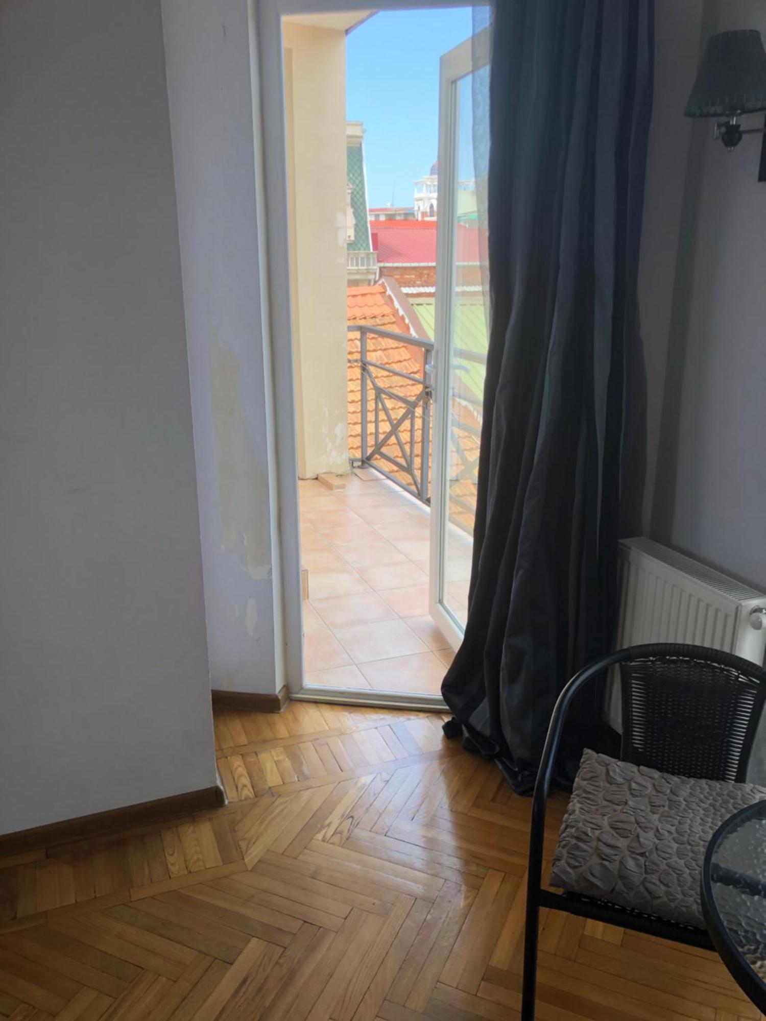 Cozy Guest House In Old Batumi Exterior photo