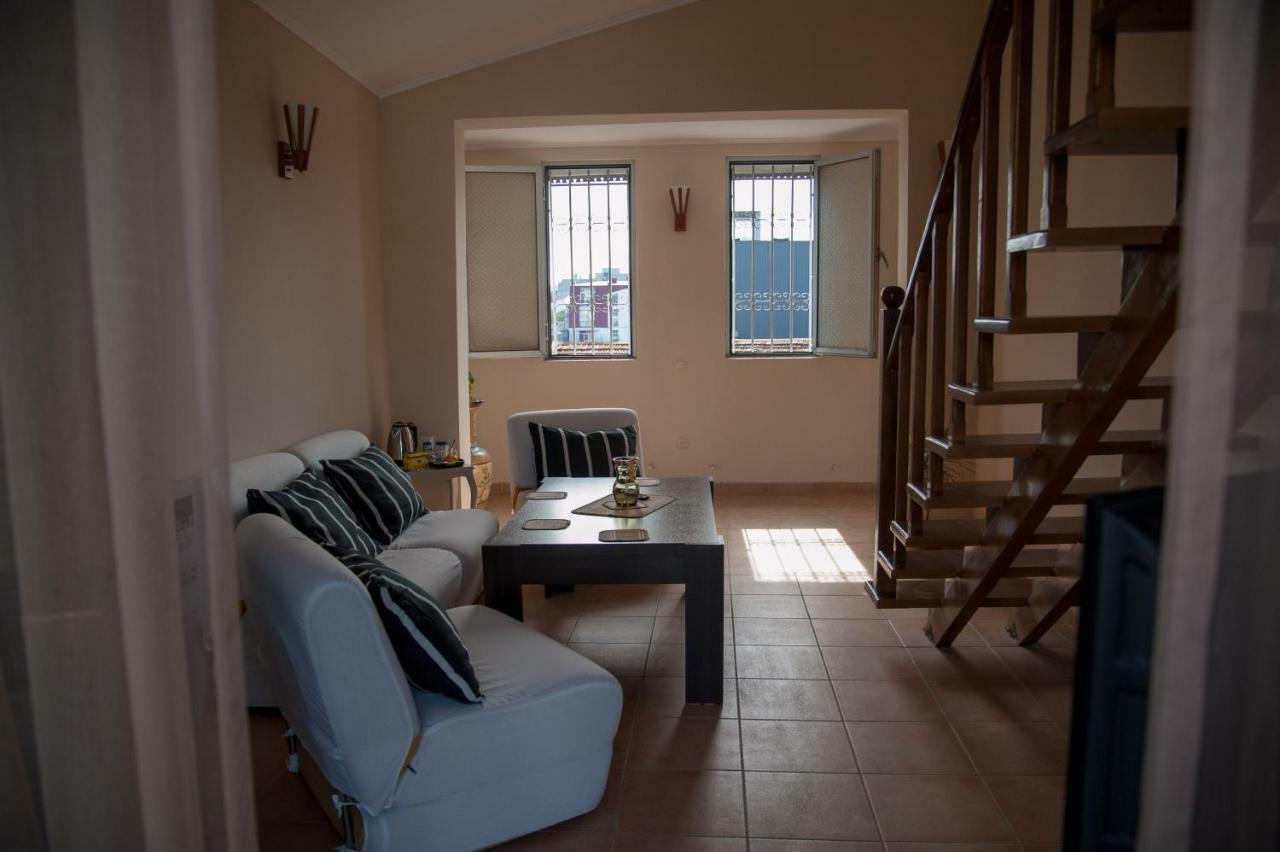 Cozy Guest House In Old Batumi Exterior photo