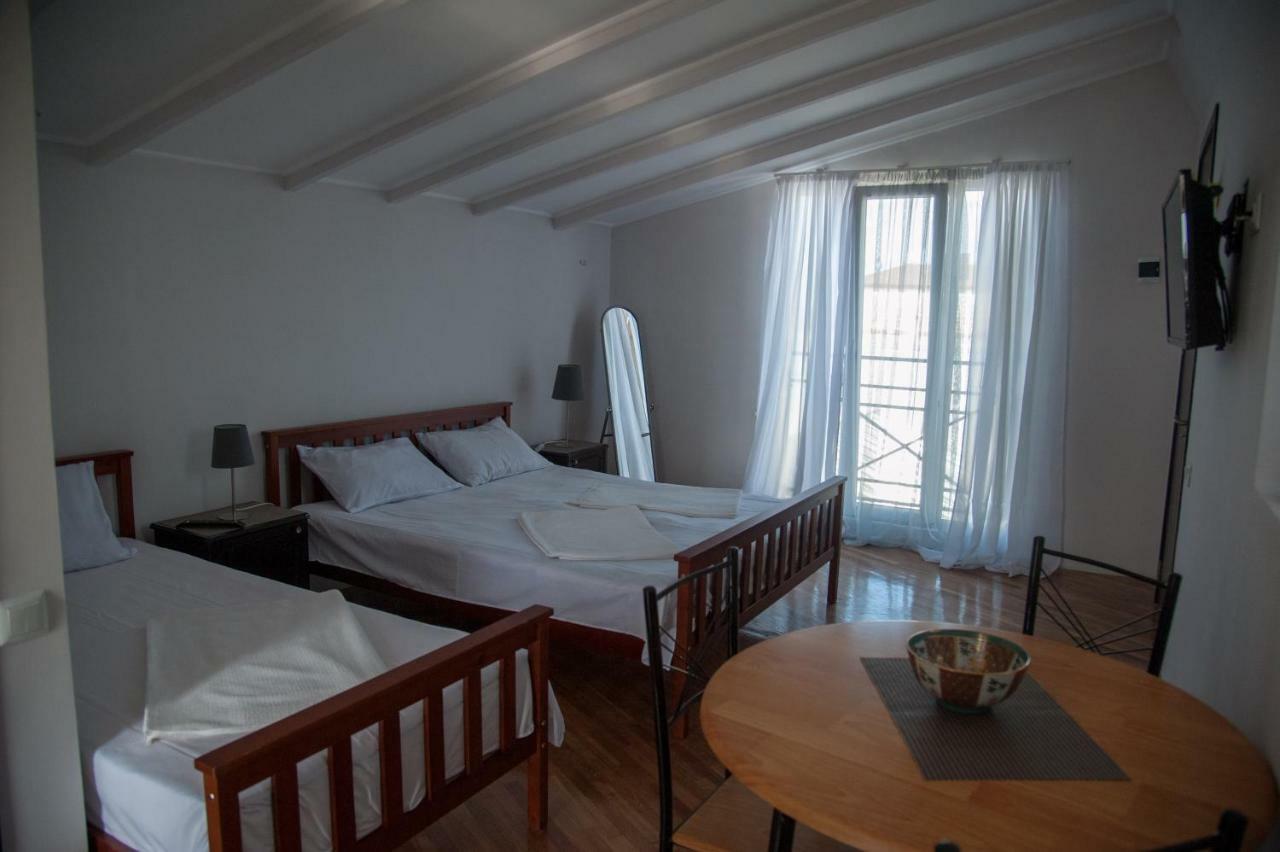 Cozy Guest House In Old Batumi Exterior photo