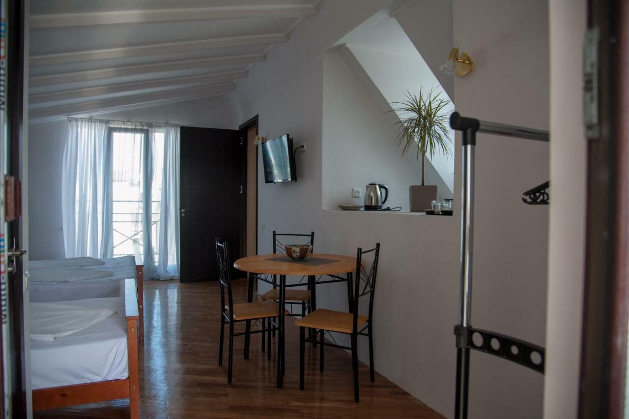 Cozy Guest House In Old Batumi Exterior photo