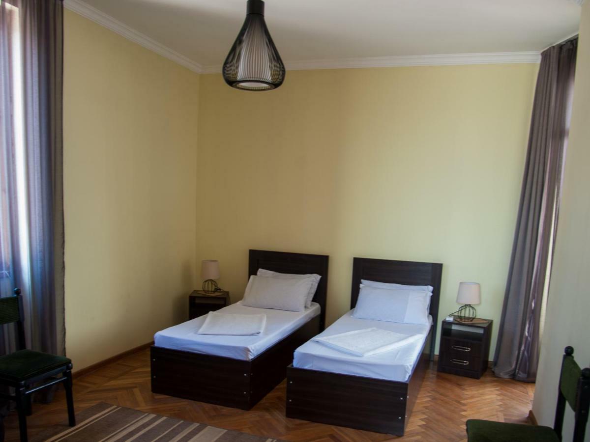 Cozy Guest House In Old Batumi Exterior photo