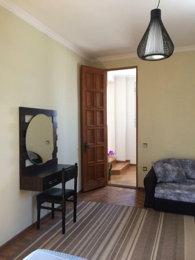 Cozy Guest House In Old Batumi Exterior photo