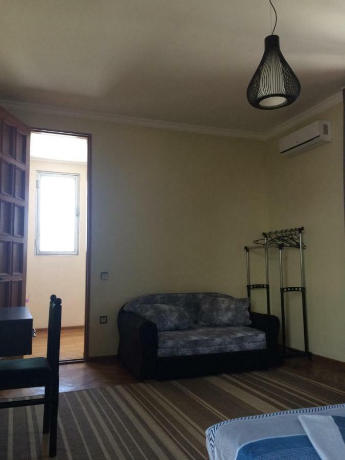 Cozy Guest House In Old Batumi Exterior photo